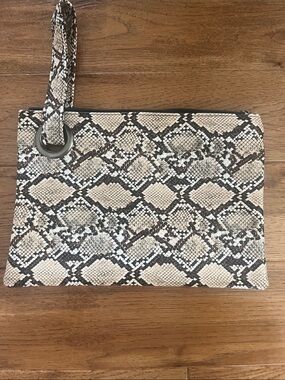 Textured Snake-Print Large Wristlet Clutch in Neutral Tones